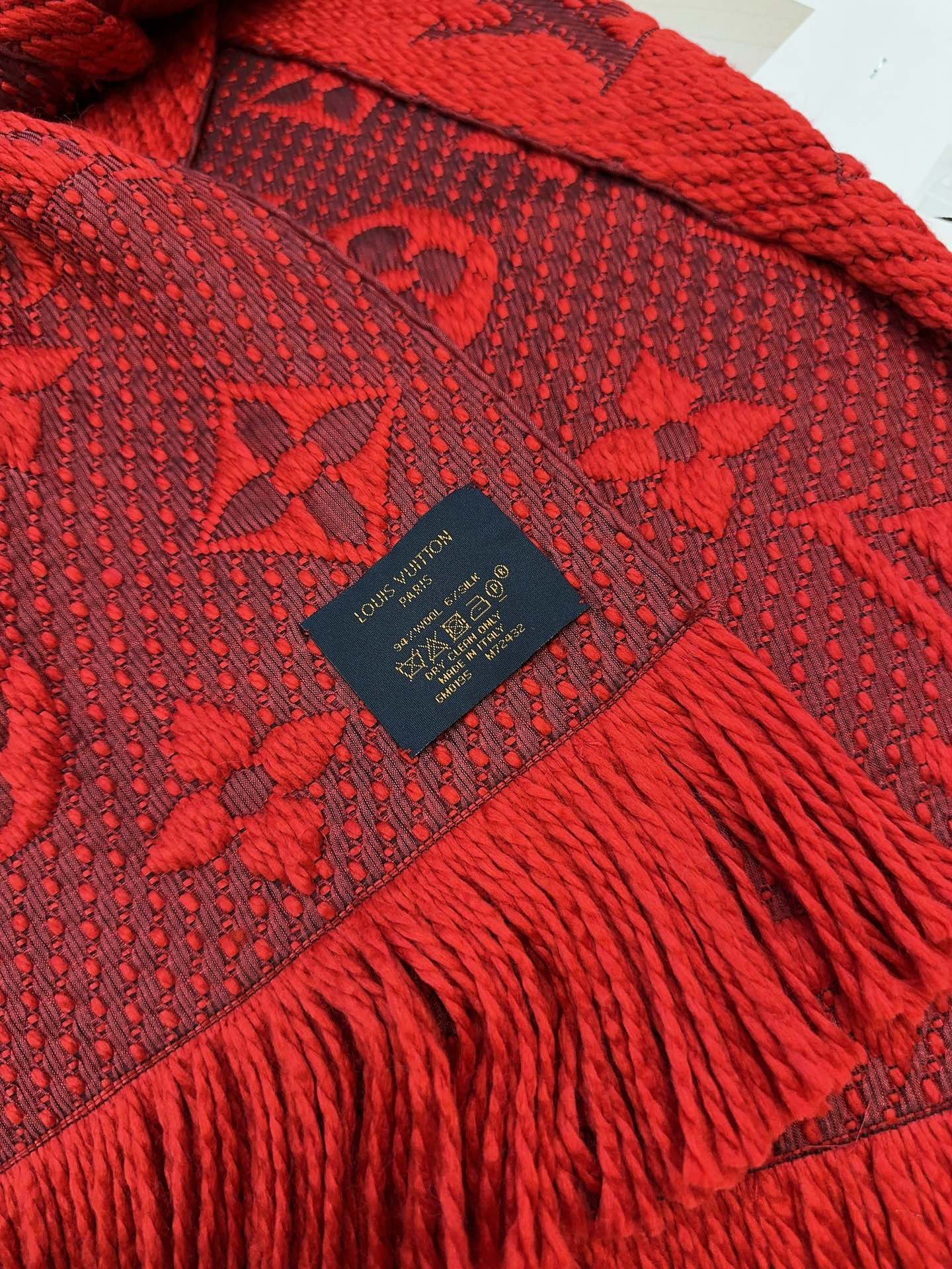 LV Autumn and Winter Wool Scarves Red